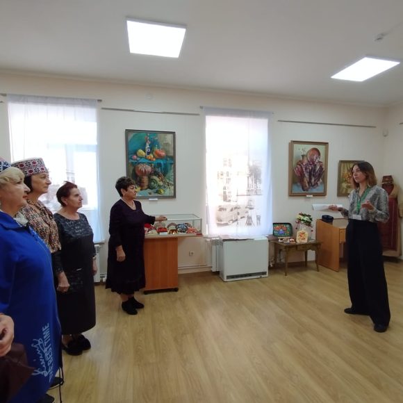 PHOTO-2025-11-04-11-24-37 Открытие выставки головных уборов народов Крыма