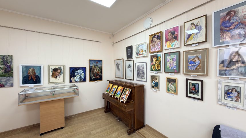 Выставка «Женское лицо «Крымской весны»