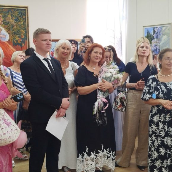 TD_WCBkzvfjb8sNbCO-AHgqCcEoAQKcd0XwqLhBFG7OOkMvwStVdb5FIsL6i2tn2PulJ7B_Hc-QzVqkOoWKQ8tqd Открытие выставки А.Б. Яшиной «Тайное в явном»